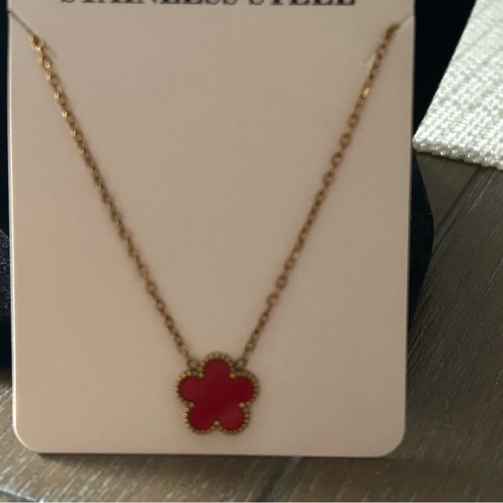 Gold and Red Clover Pendant Necklace - Picture 8 of 12